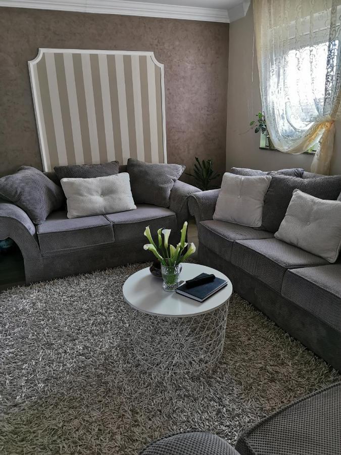 Lux Apartman Lena Belgrad Exterior foto